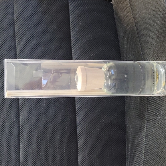 Archipelago Pomegranate Citrus Diffuser - Picture 4 of 4